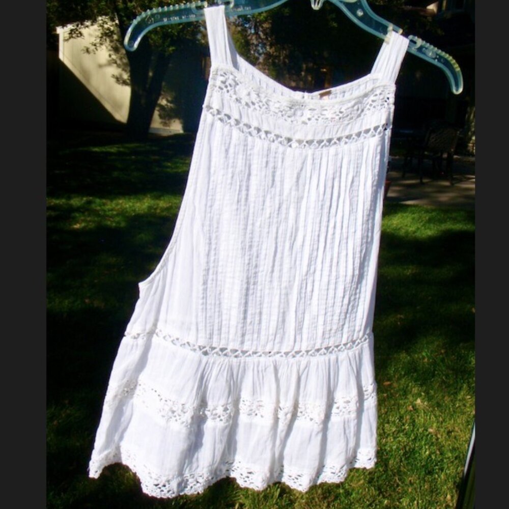 Sweet Pin tuck and Crochet Top